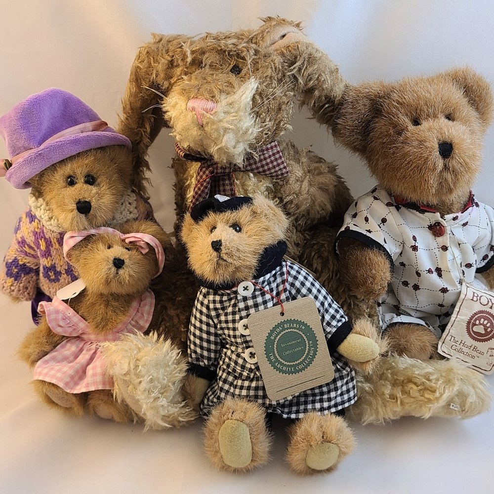 Lot of Boyd's Bears Plush
